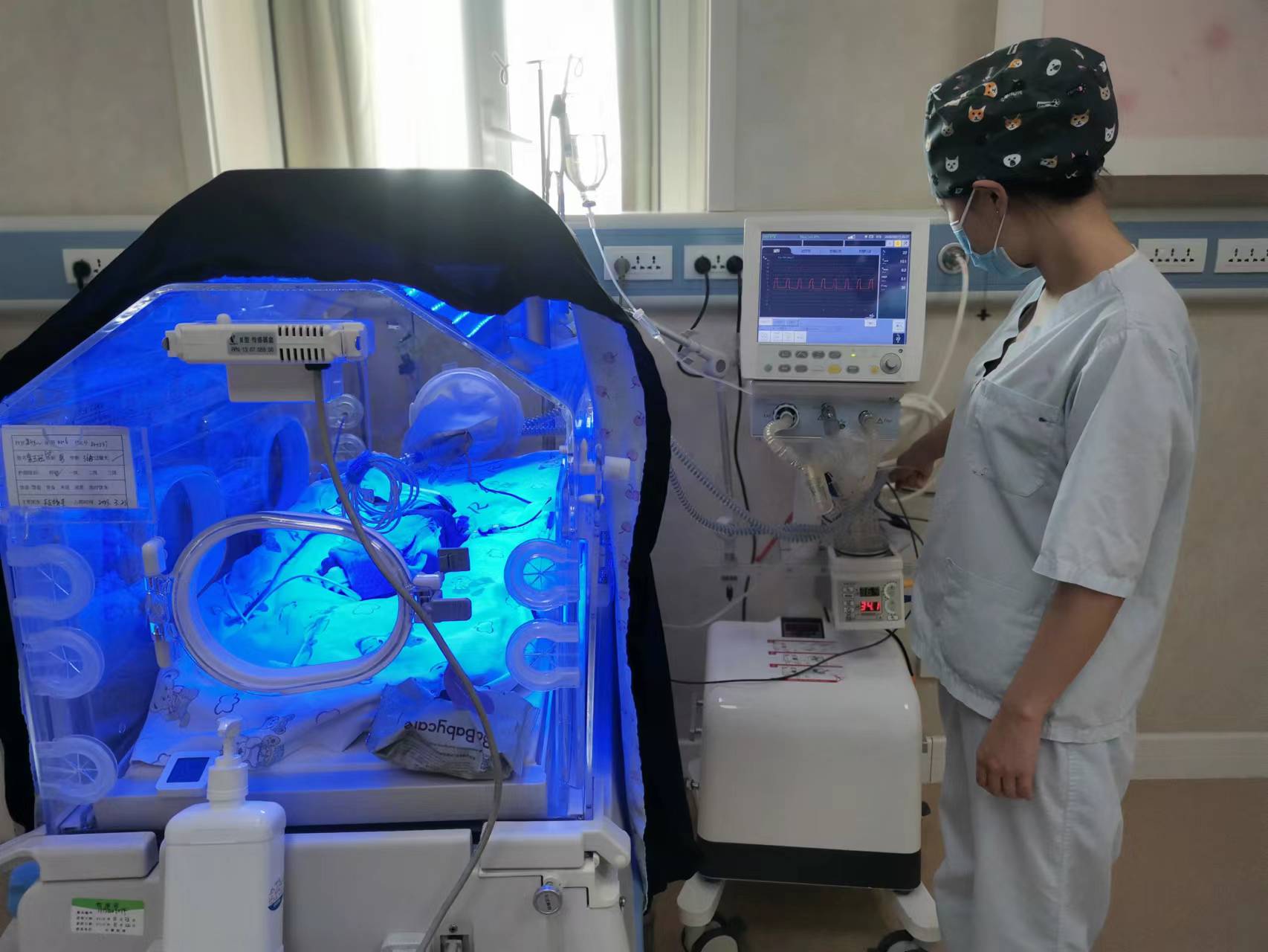 呼吸機(jī)2.jpg 呼吸機(jī)2.jpg