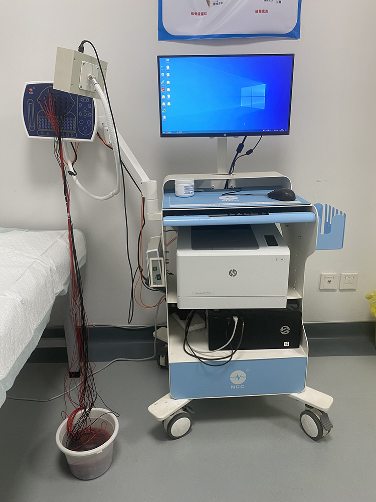 腦電圖機.jpg 腦電圖機.jpg