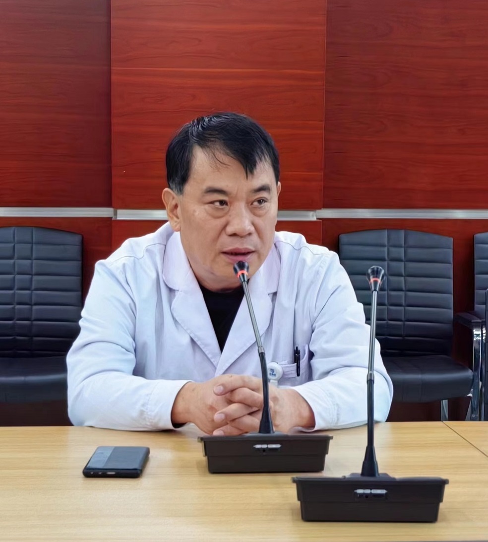 靳江濤.jpg 靳江濤.jpg